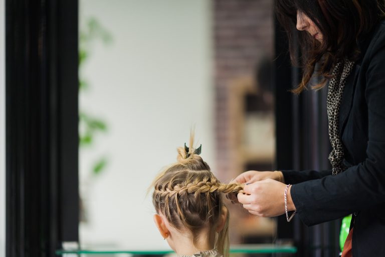 Tresses plaquées sur enfant | Image 8